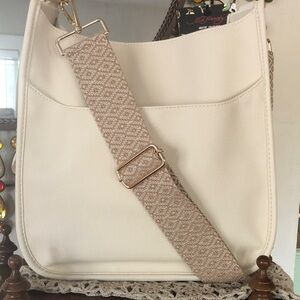 NEW Ahdorned Faux Pebble Leather Messenger Crossbody w/Fashion Strap